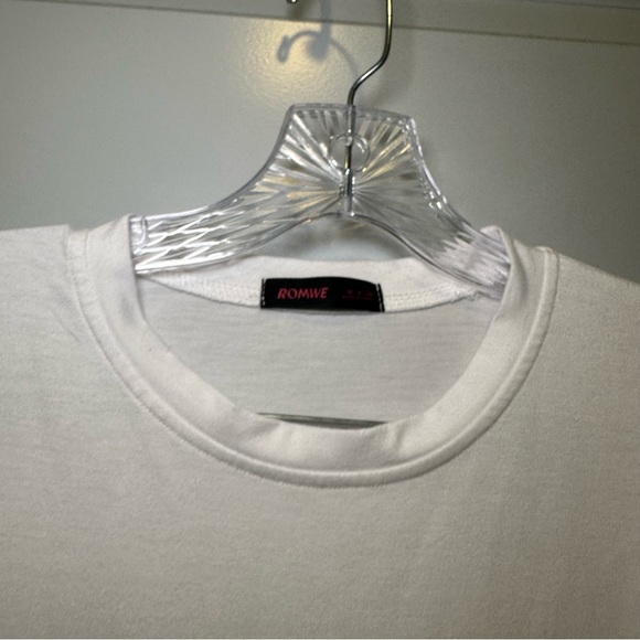 Romwe White Crew Neck Short Sleeve Anime Graphic Tee size M - Picture 3 of 10